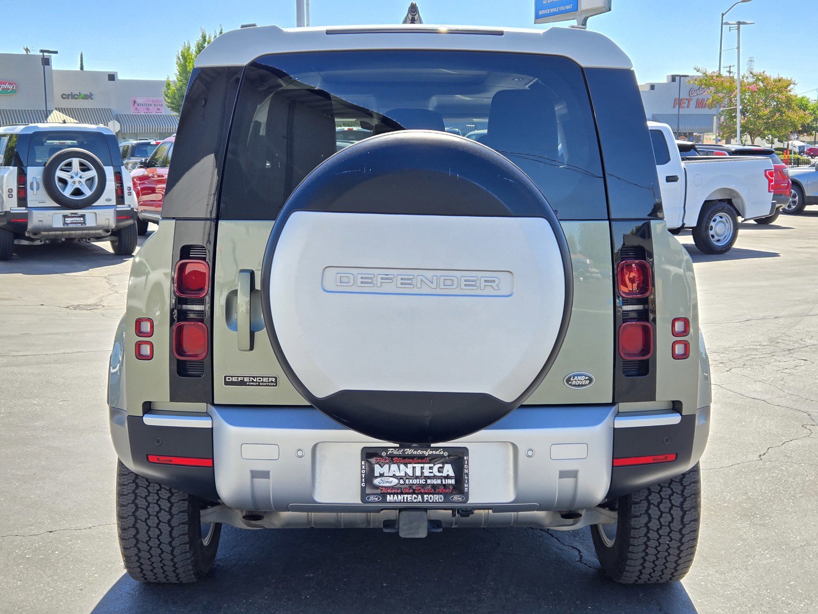 Used 2021 Land Rover Defender 90 First Edition image 5