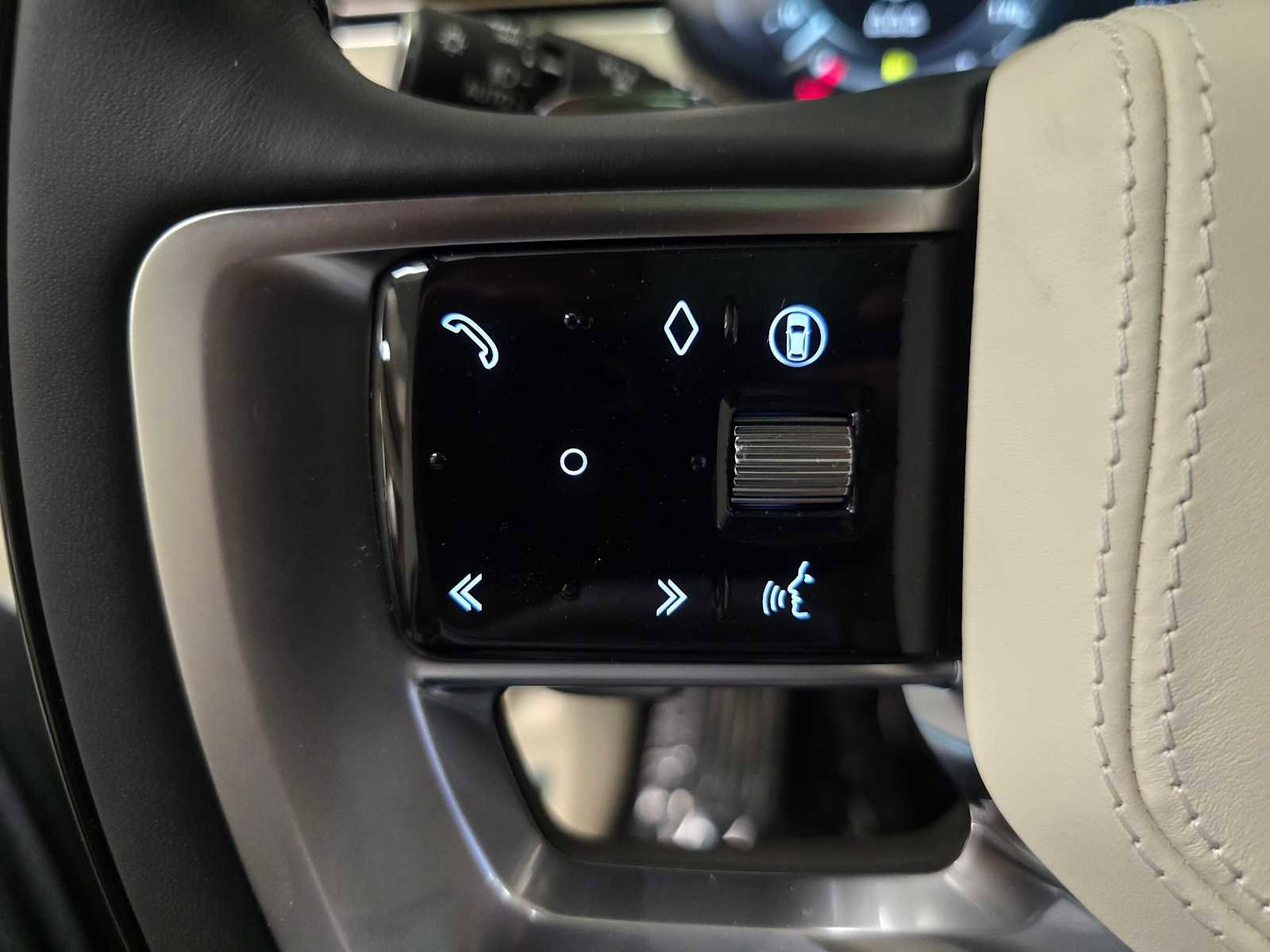 New 2026 Land Rover Range Rover SE image 30