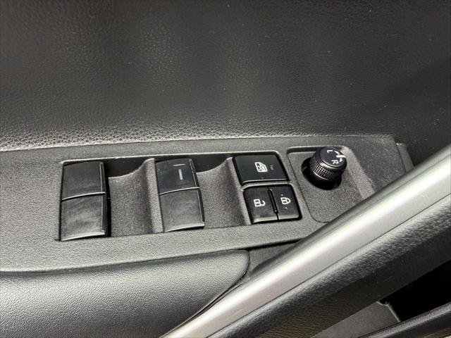 Certified 2022 Toyota Corolla Cross LE AWD/4WD image 22