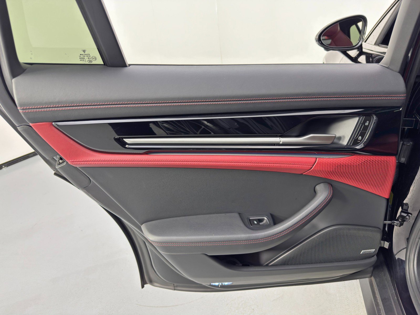 Used 2024 Porsche Panamera image 47