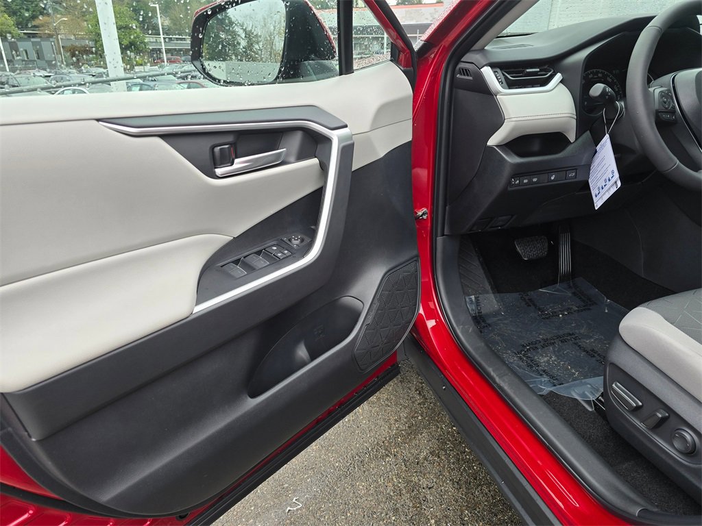 New 2025 Toyota RAV4 XLE image 21