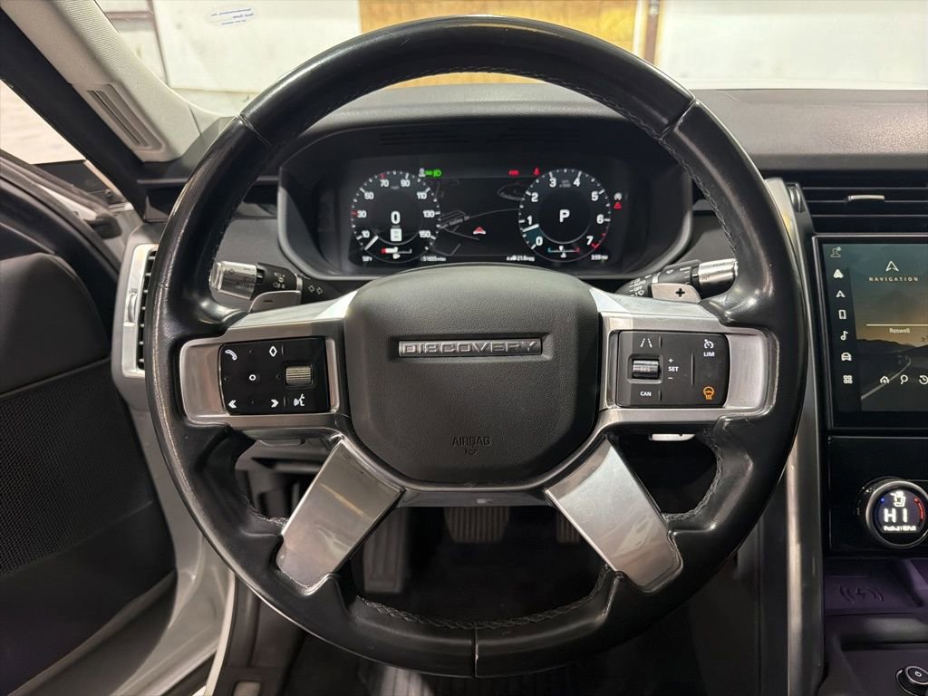 Used 2021 Land Rover Discovery S image 11
