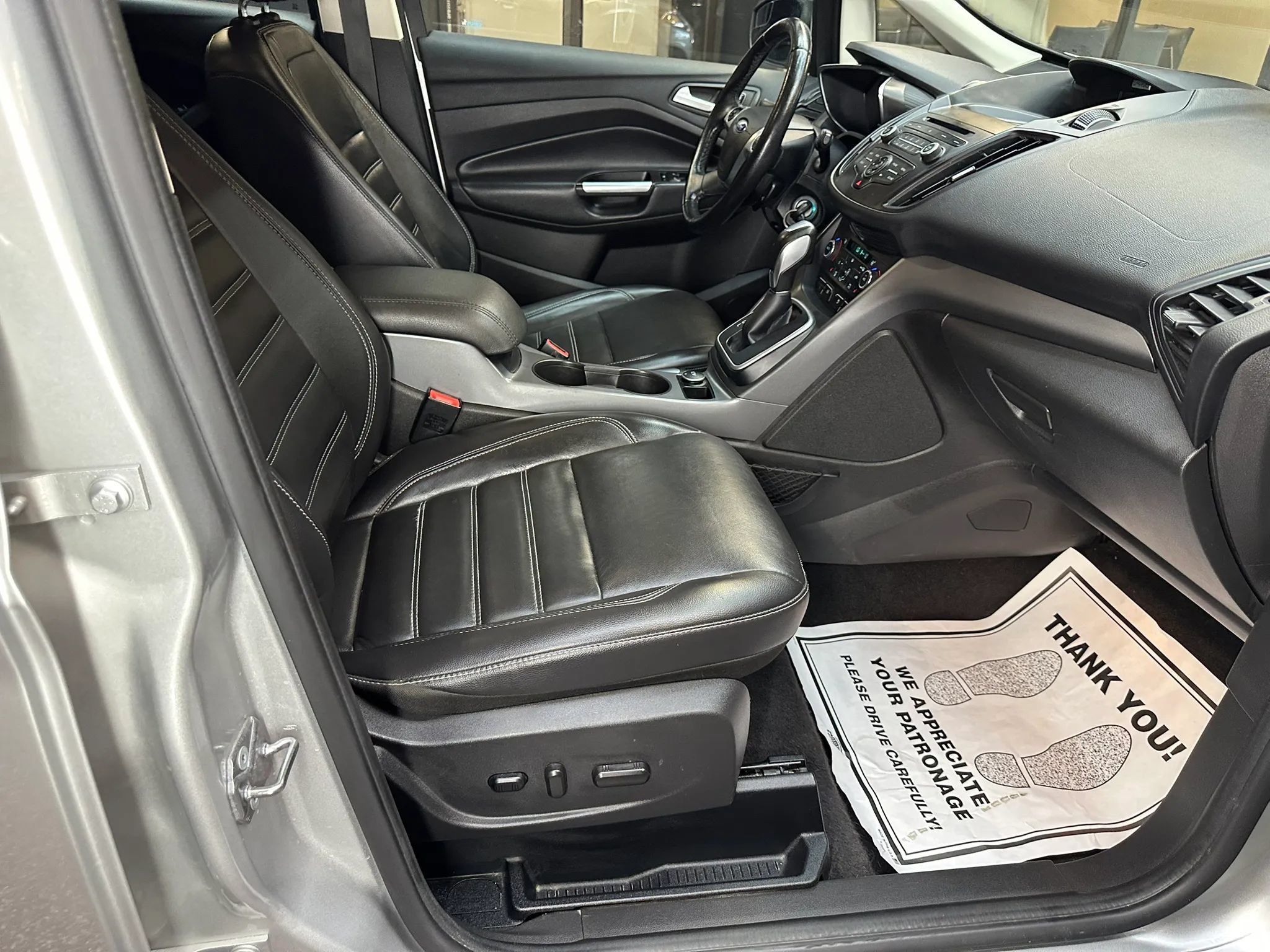 Used 2017 Ford C-MAX Energi SE w/ Equipment Group 402A FWD image 32