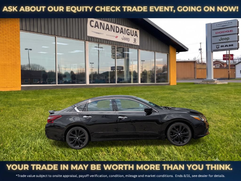 Used 2017 Nissan Altima 2.5 SR w/ Midnight Edition Package FWD image 2
