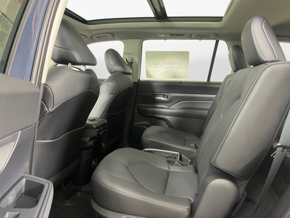 New 2026 Toyota Grand Highlander Limited image 11