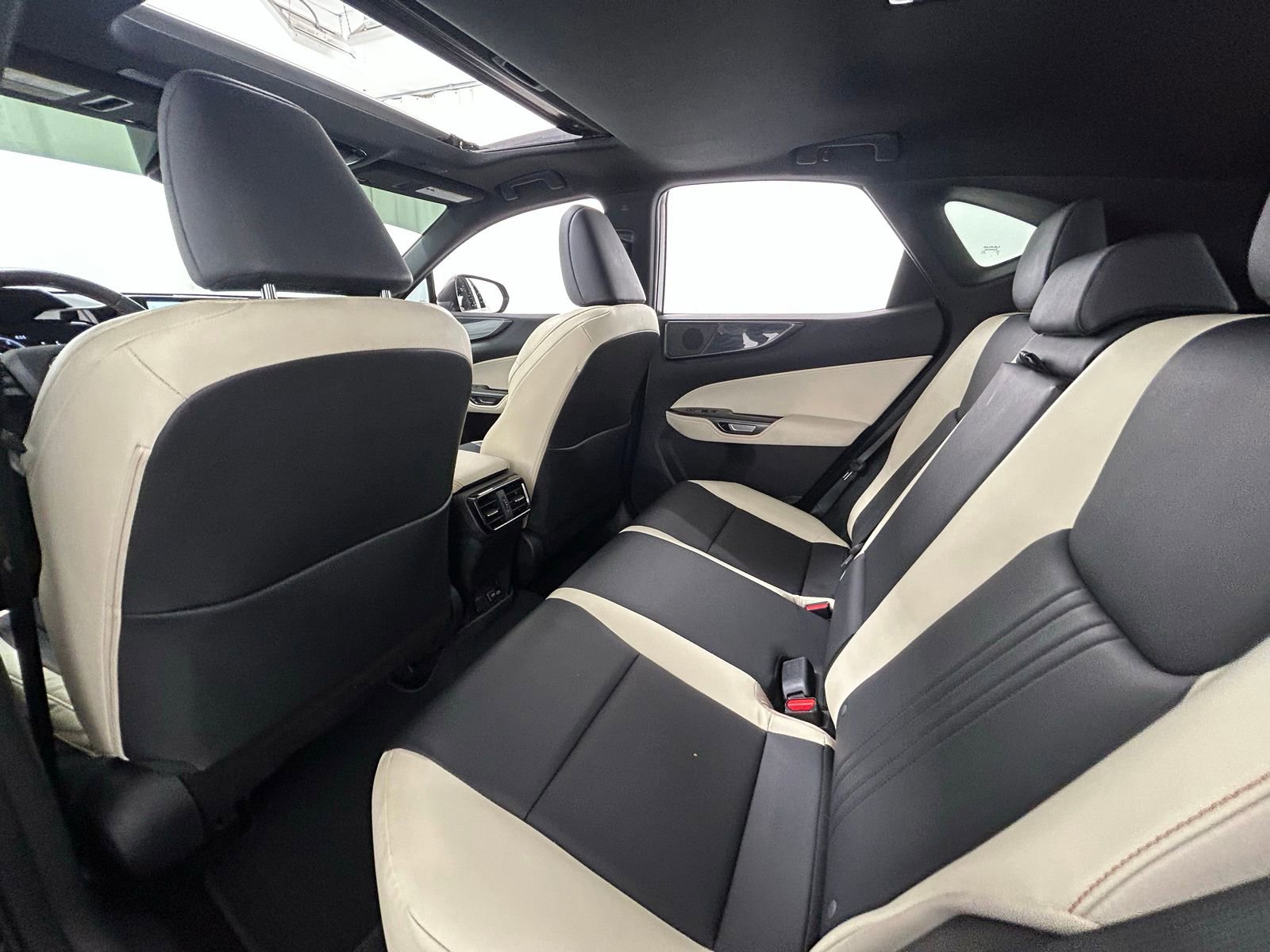 Used 2024 Lexus NX 250 FWD w/ Cold Area Package image 33