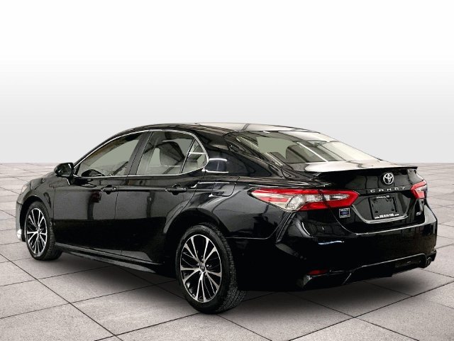 Used 2018 Toyota Camry SE FWD image 10