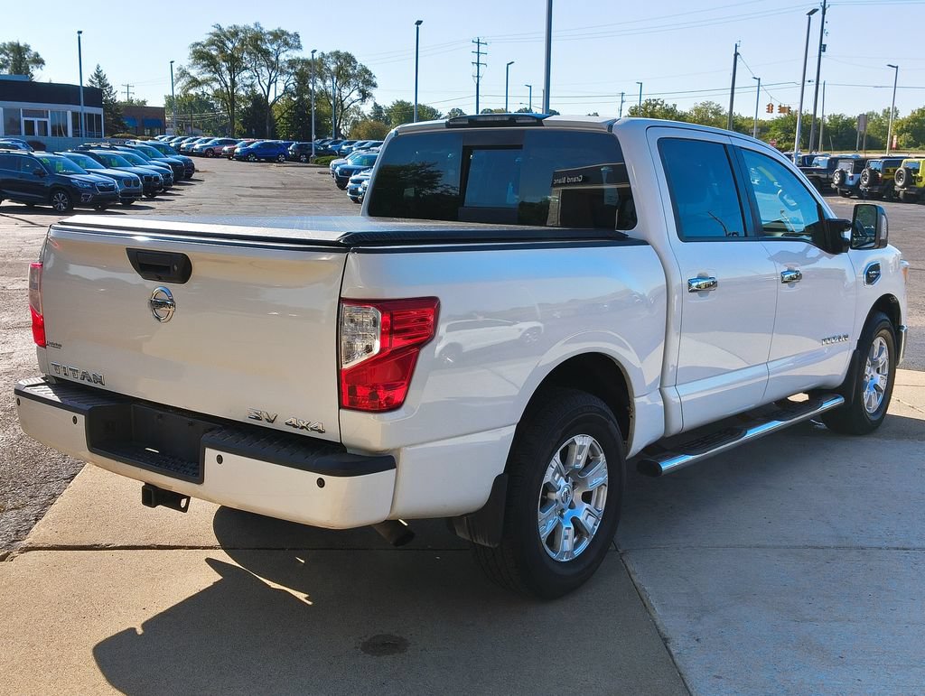 Used 2017 Nissan Titan SV AWD/4WD image 18