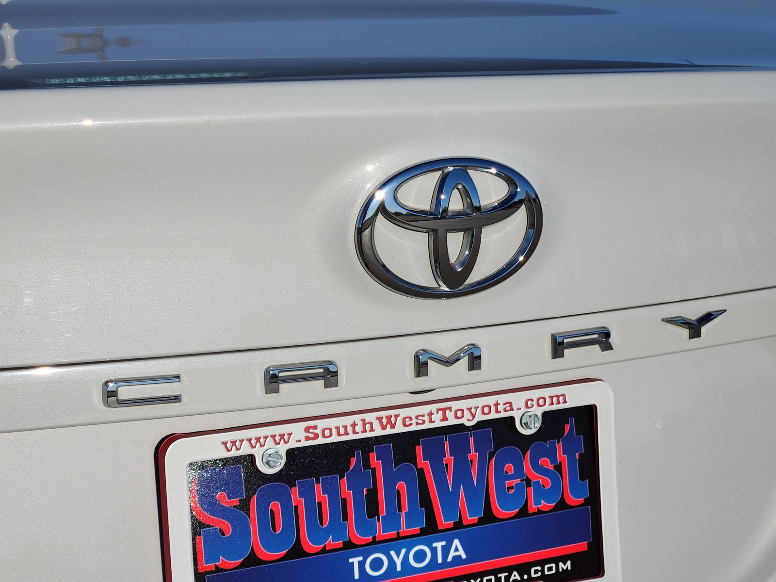 Used 2023 Toyota Camry LE image 12