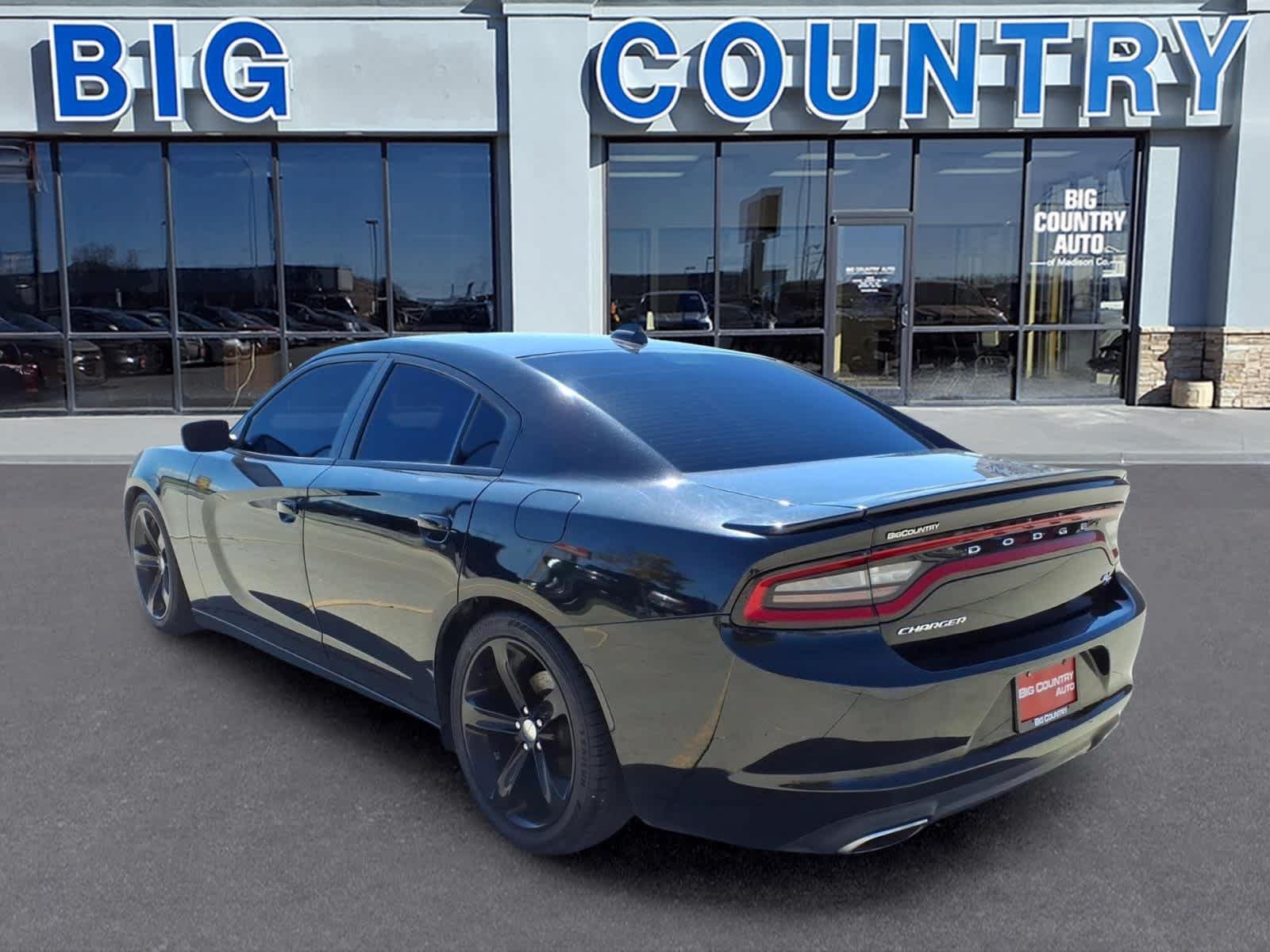 Used 2016 Dodge Charger R/T RWD image 7