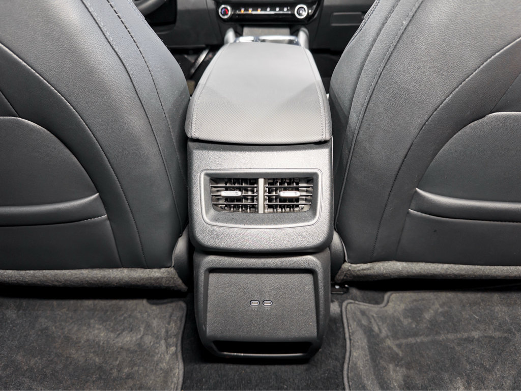 Used 2024 Chevrolet Equinox EV LT FWD image 22