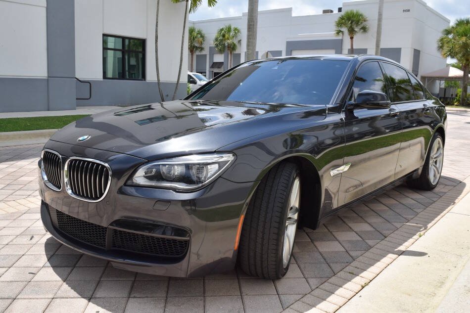 Used 2015 BMW 750i RWD image 2