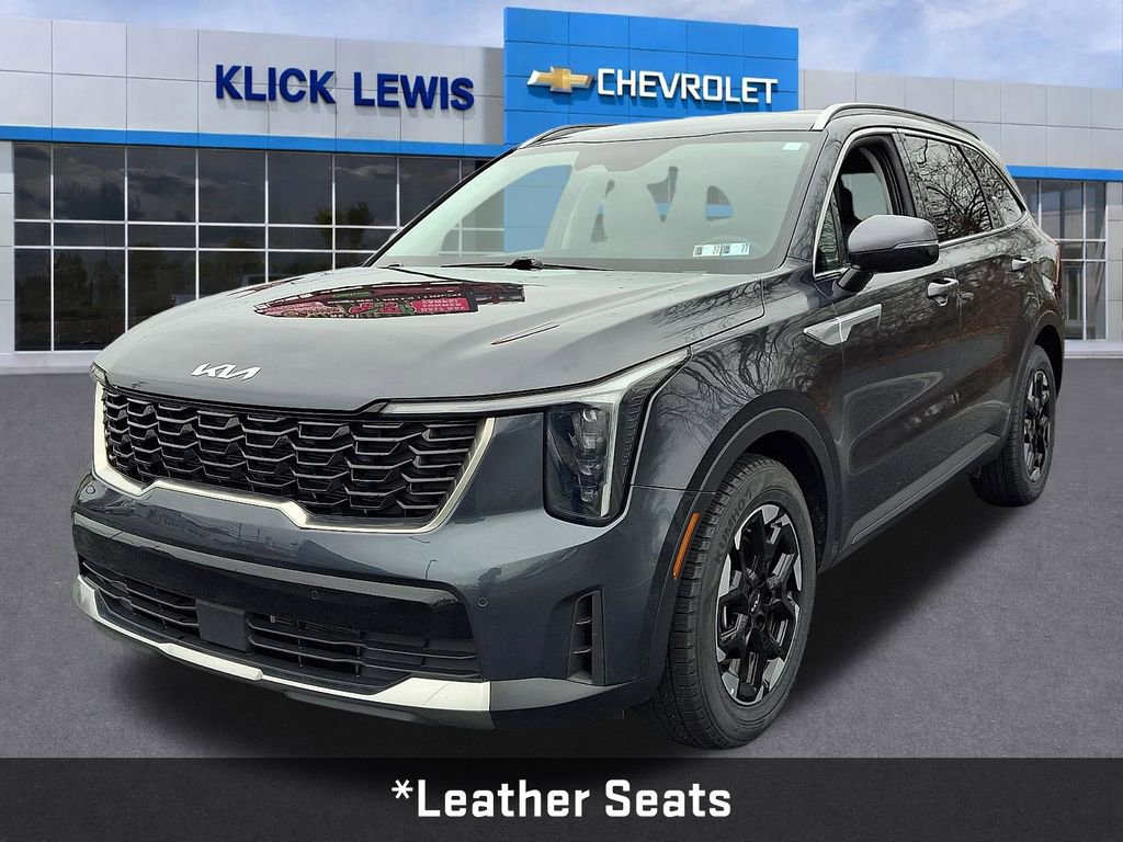 Used 2024 Kia Sorento S image 3