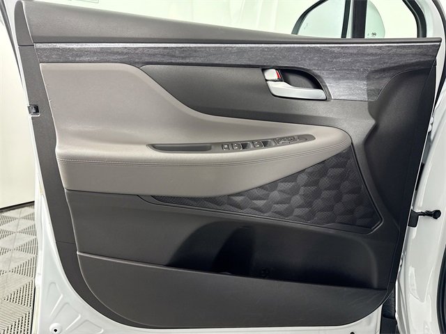 Used 2019 Hyundai Santa Fe SE image 12