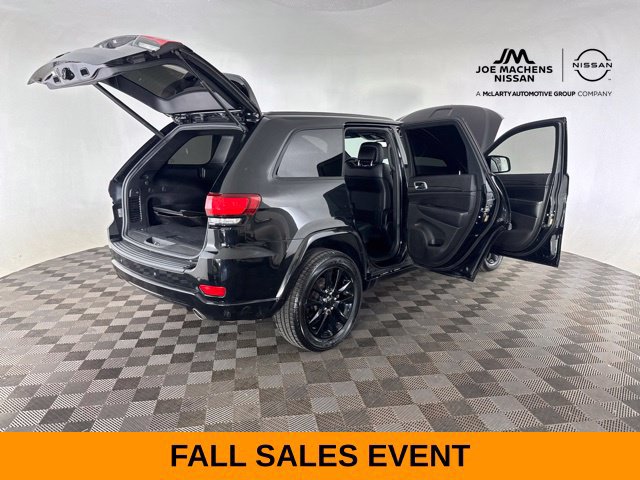 Used 2019 Jeep Grand Cherokee Altitude AWD/4WD image 28
