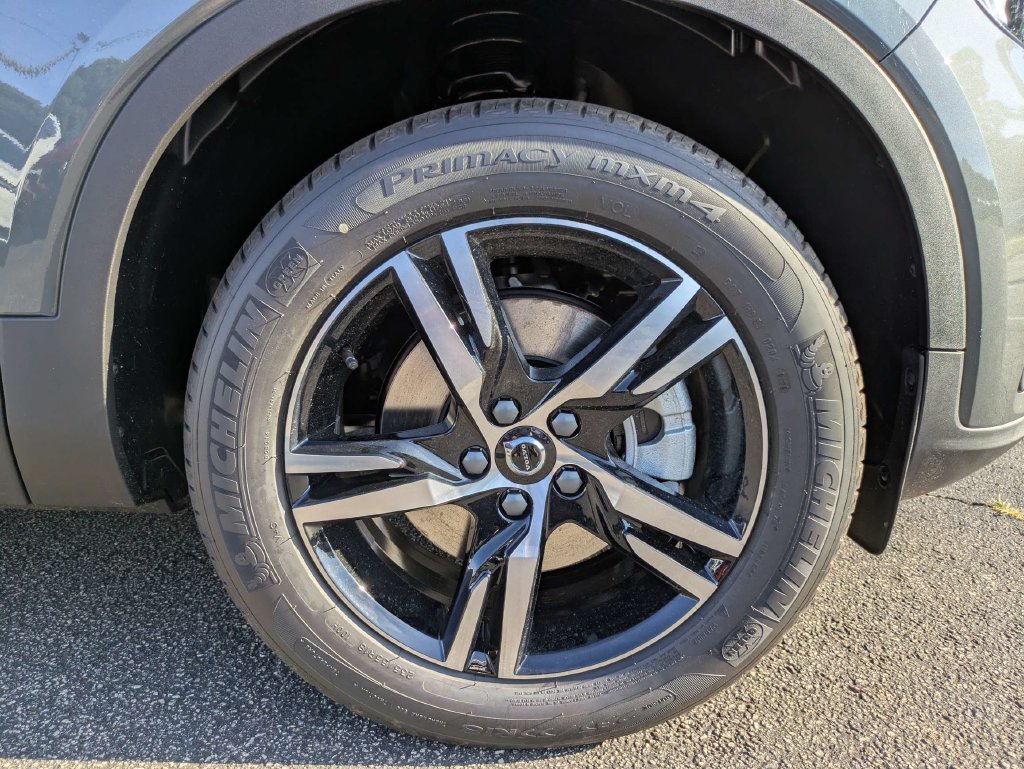 New 2026 Volvo XC40 B5 Core AWD/4WD image 11