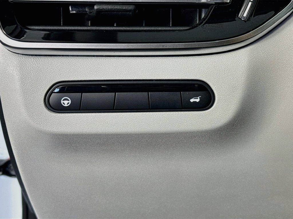 Certified 2027 INFINITI QX60 Luxe w/ Cargo Package FWD image 10