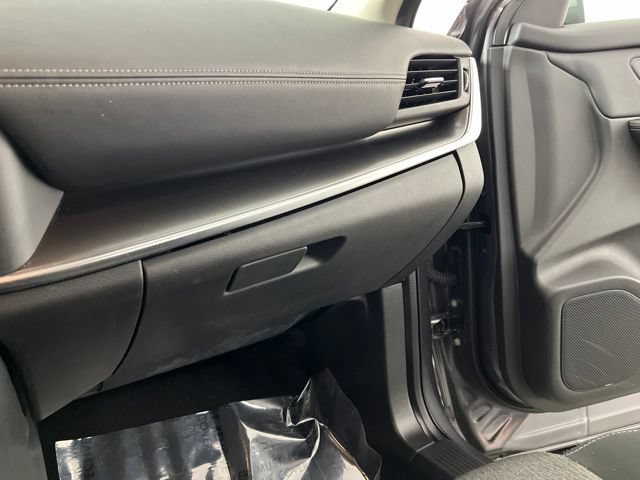 Certified 2025 Nissan Rogue SV FWD image 36