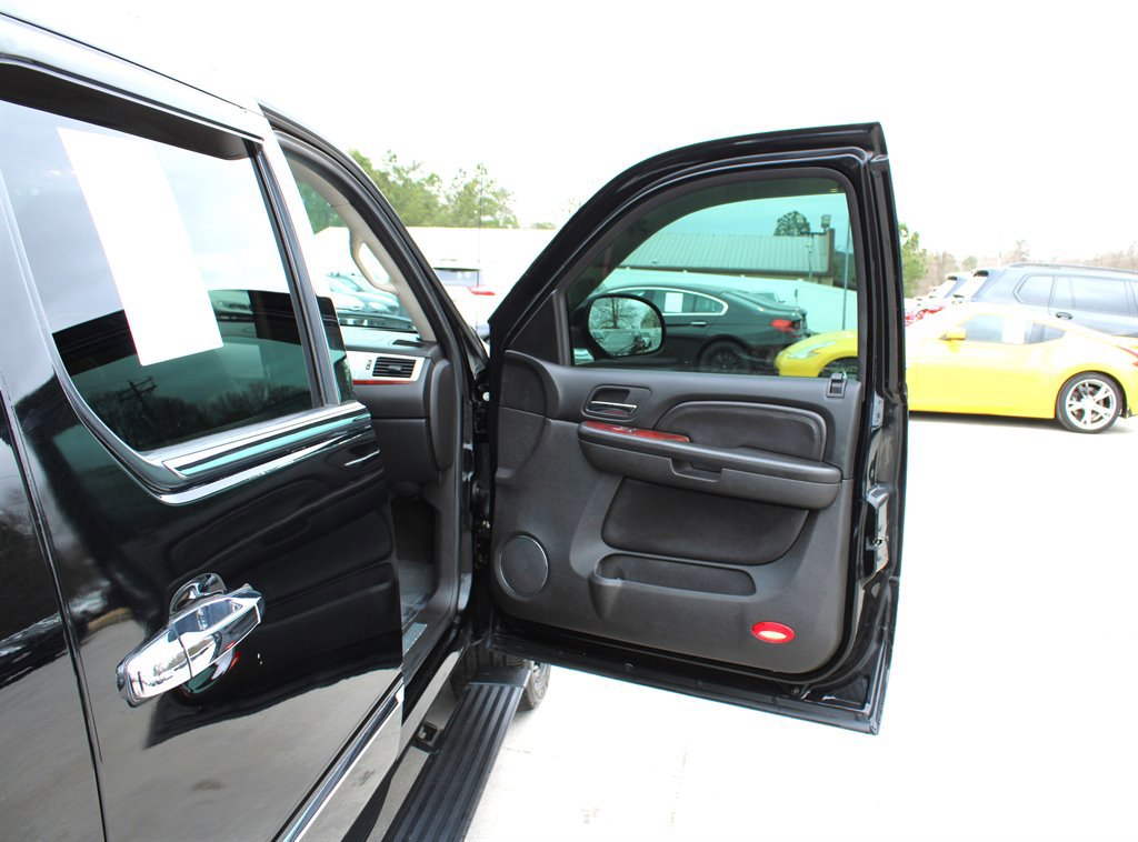 Used 2007 Cadillac Escalade EXT w/ Information Package image 39