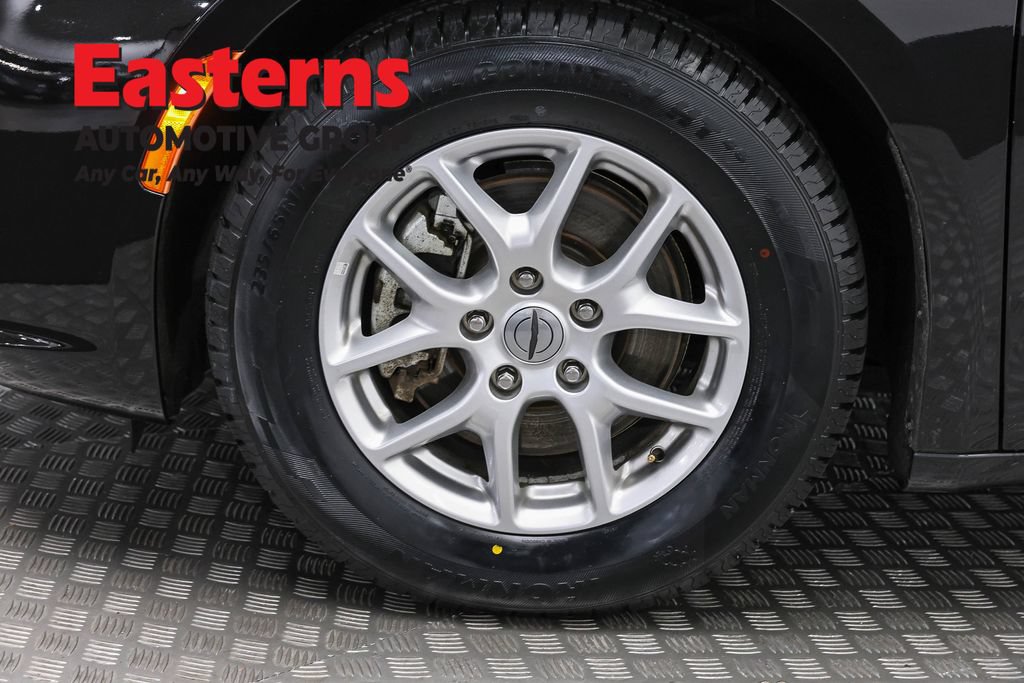 Used 2023 Chrysler Pacifica Touring-L FWD image 33