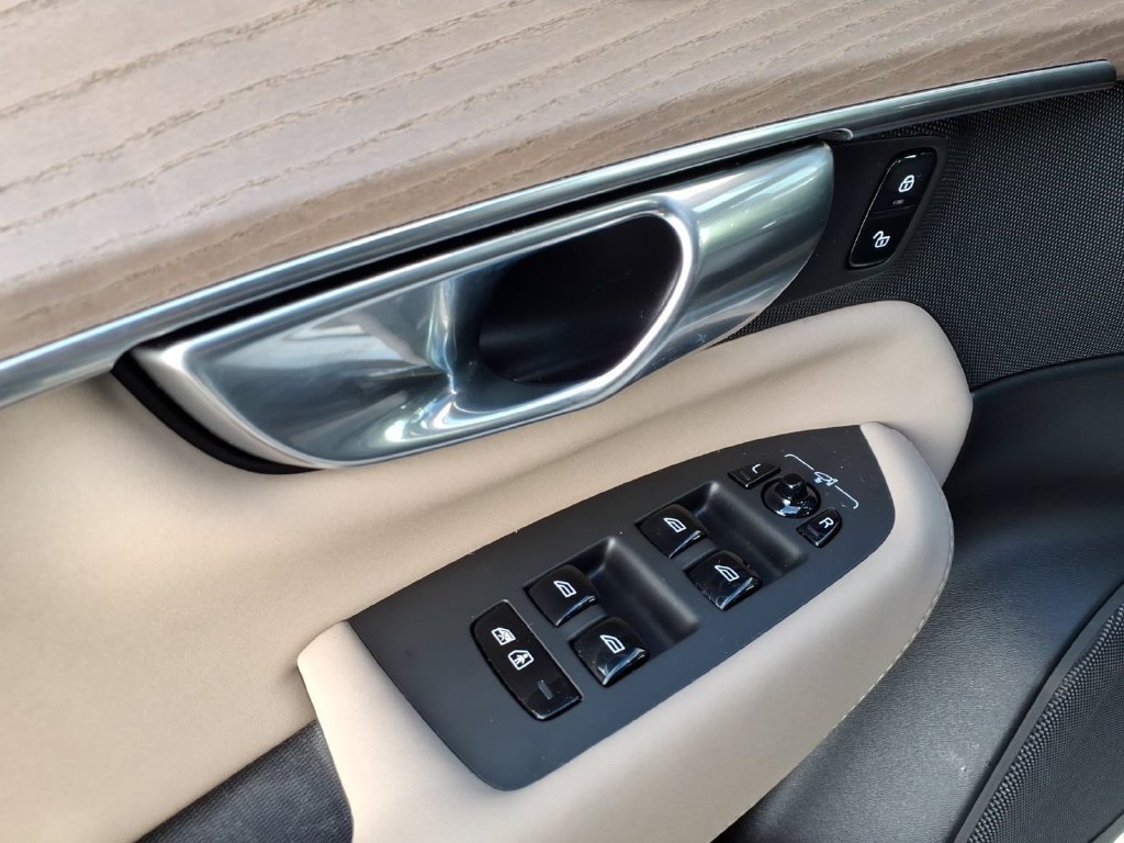 Certified 2026 Volvo XC90 B6 Plus AWD/4WD image 10