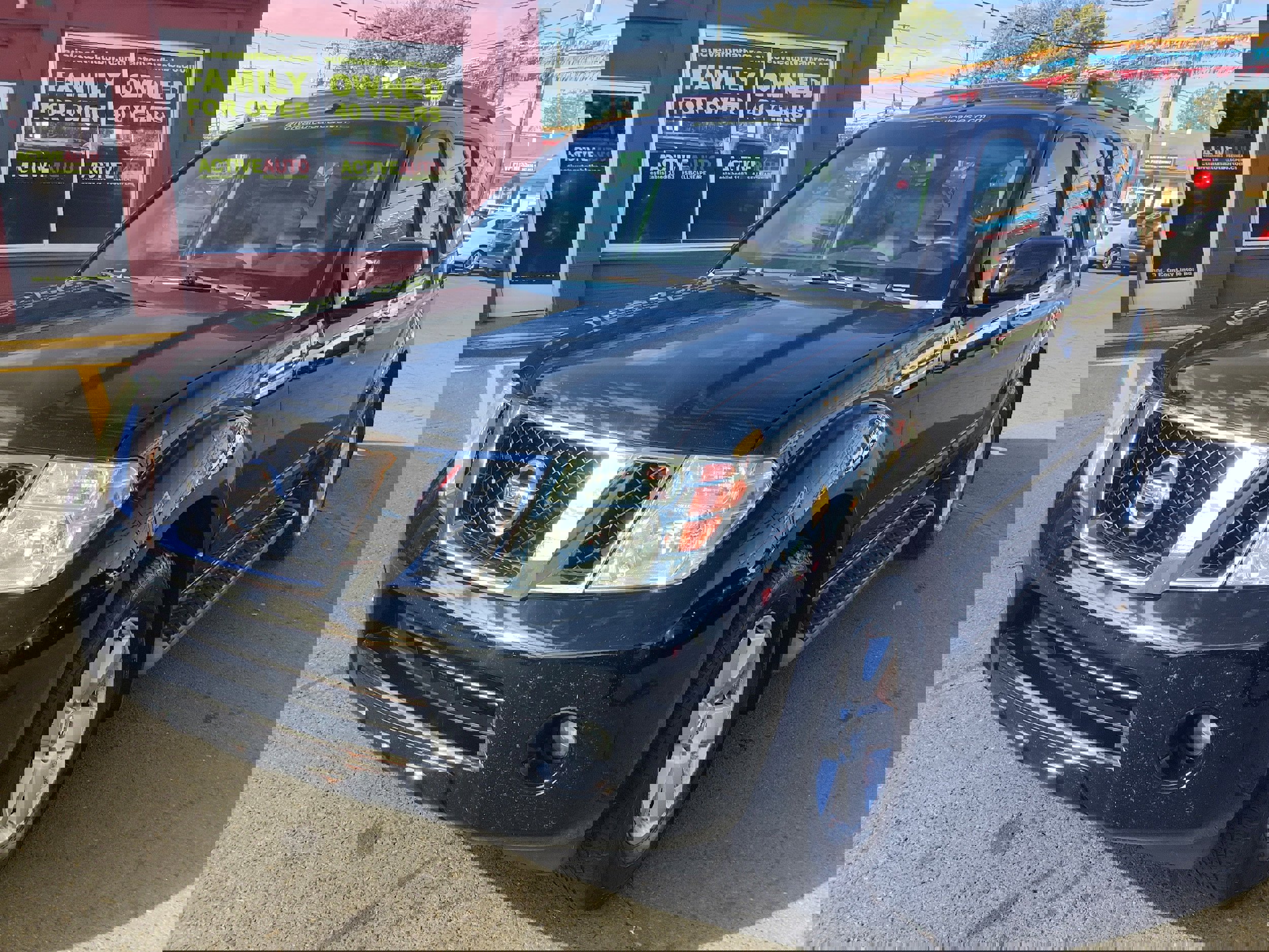 Used 2008 Nissan Pathfinder SE w/ Leather Pkg image 3