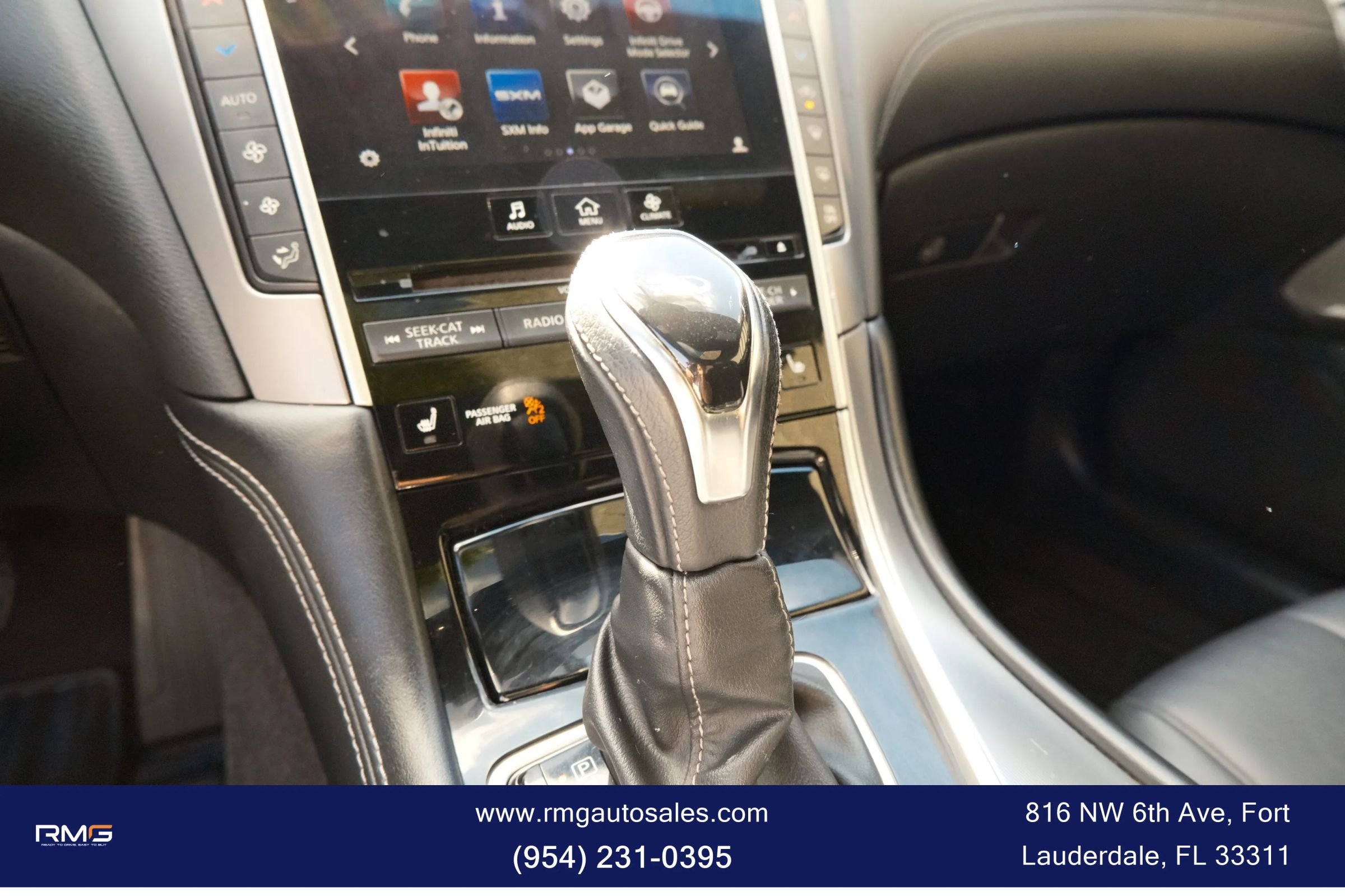 Used 2018 INFINITI Q60 3.0t Luxe RWD image 18