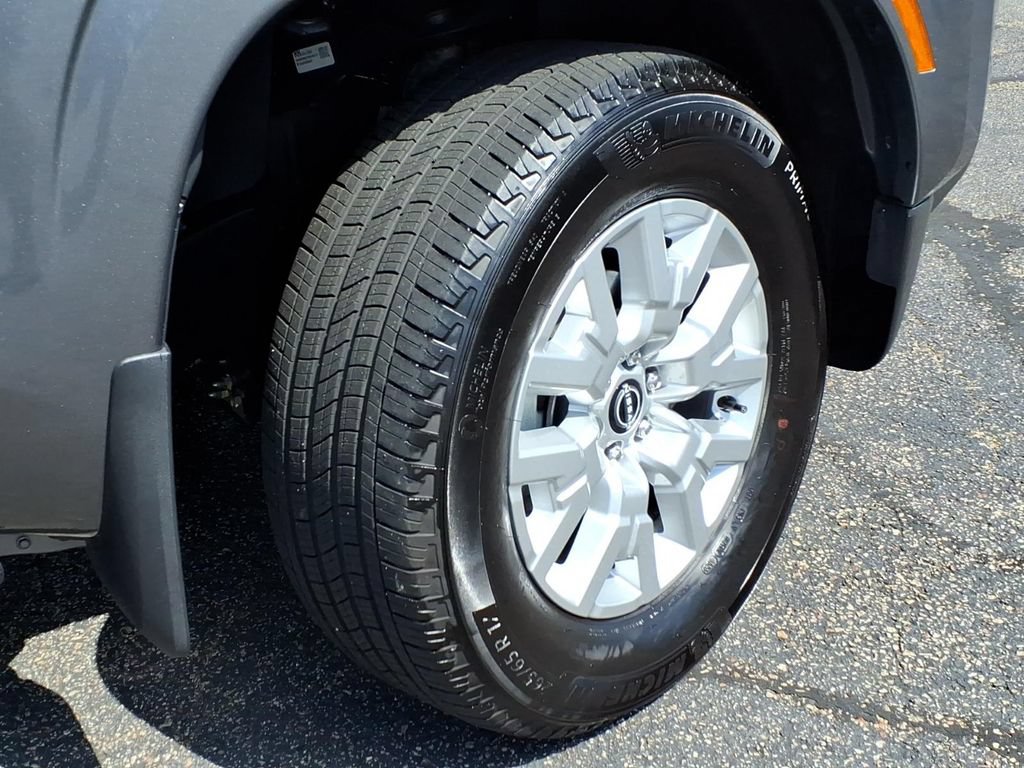 Certified 2023 Nissan Frontier SV w/ Technology Package AWD/4WD image 8