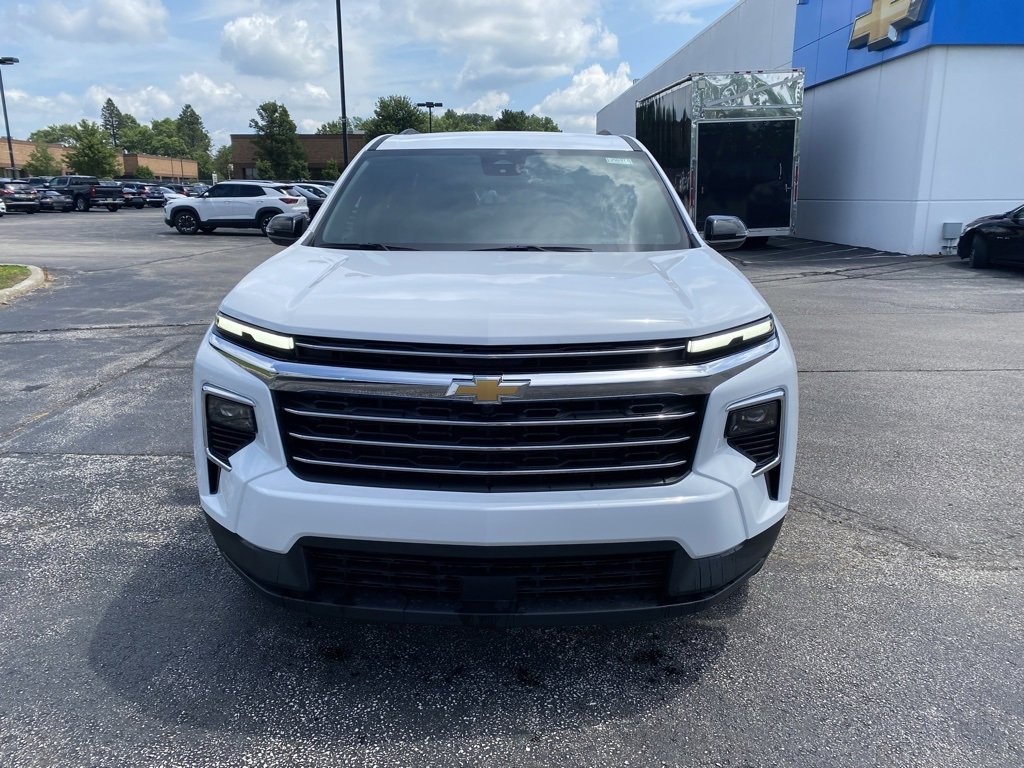 New 2025 Chevrolet Traverse LT image 2