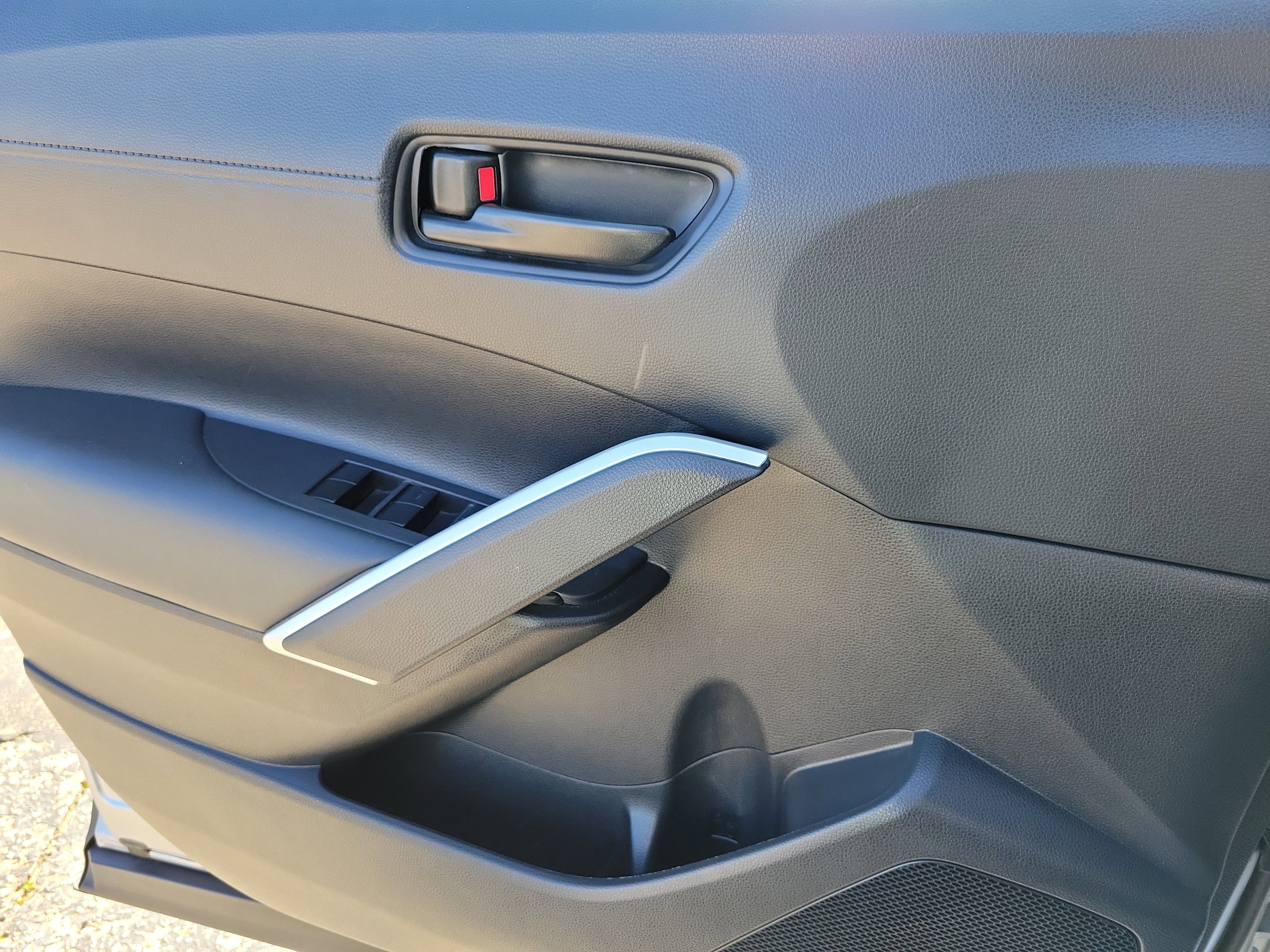 Used 2024 Toyota Corolla Cross LE image 19