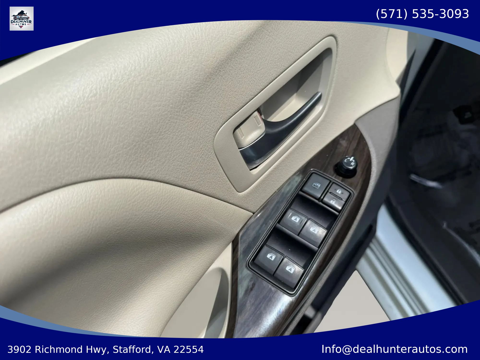 Used 2015 Toyota Sienna XLE w/ XLE Navigation Package FWD image 20