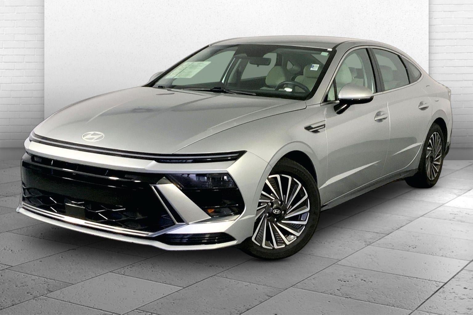 Used 2025 Hyundai Sonata SEL FWD image 12