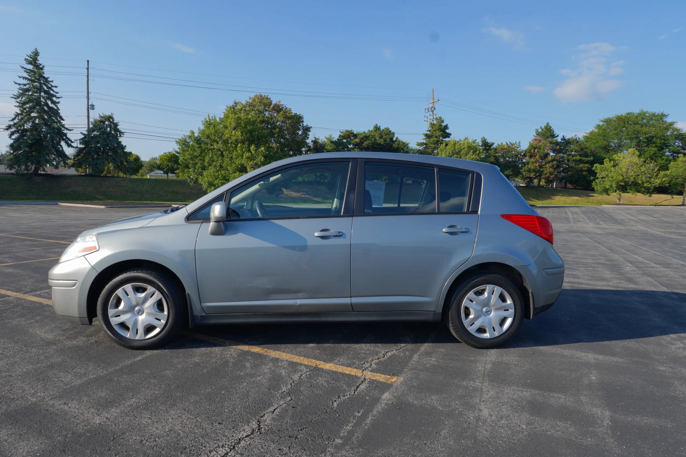 Used 2010 Nissan Versa 1.8 S w/ PWR Plus Pkg FWD image 2