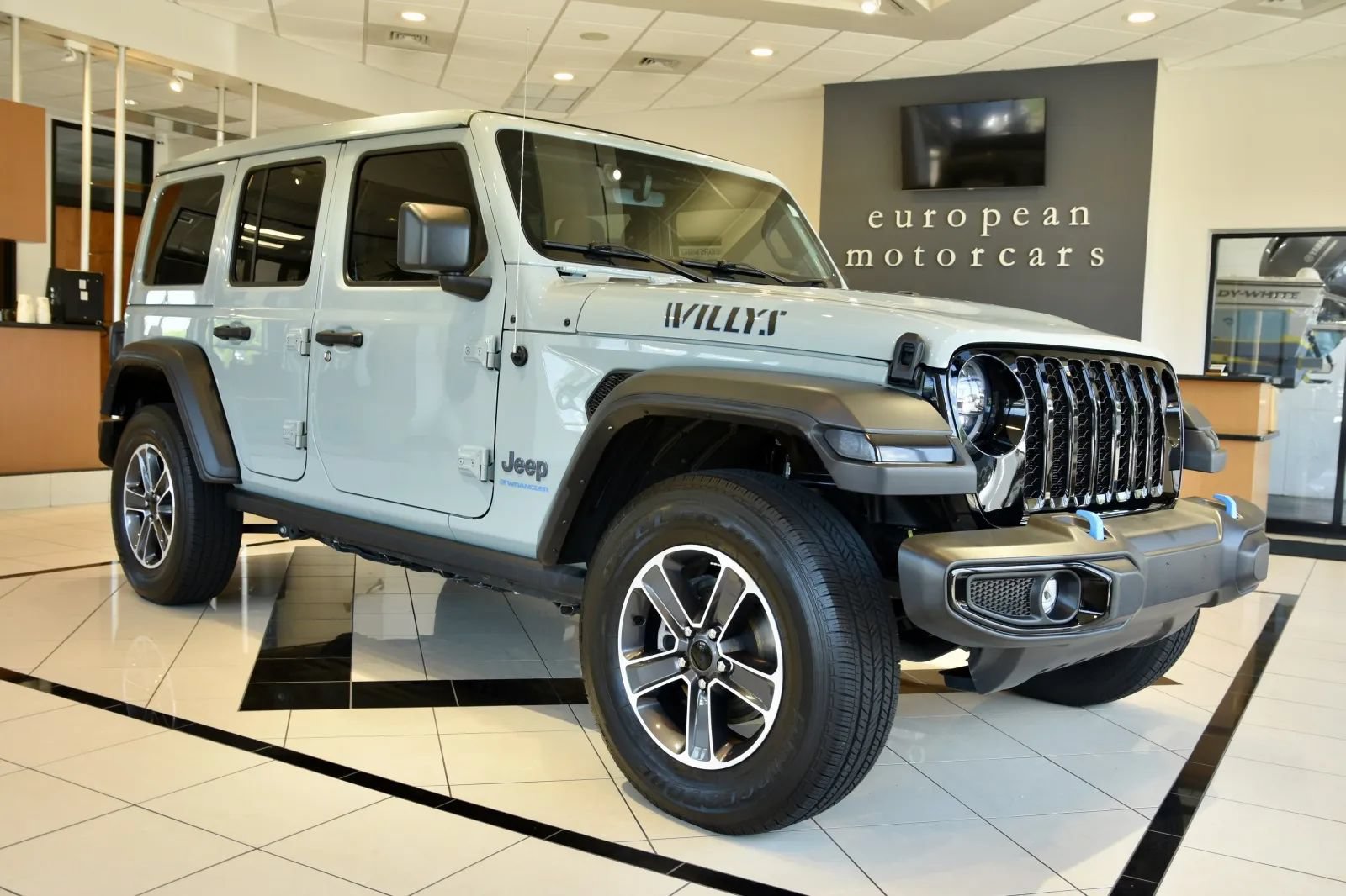 Used 2023 Jeep Wrangler Unlimited w/ Sun & Screen Package