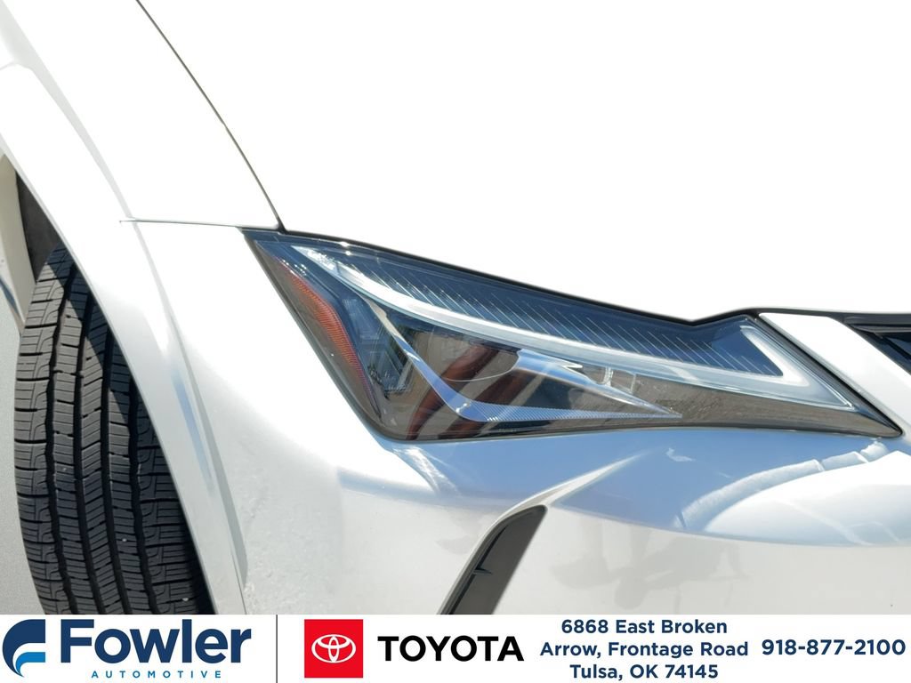Used 2022 Lexus UX 200 w/ Premium Package FWD image 31