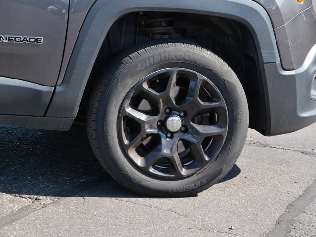 Used 2017 Jeep Renegade Latitude w/ Popular Equipment Group AWD/4WD image 7