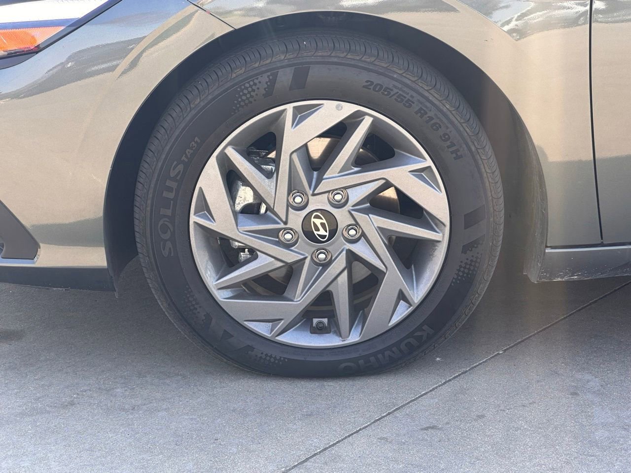 Used 2025 Hyundai Elantra Blue image 12