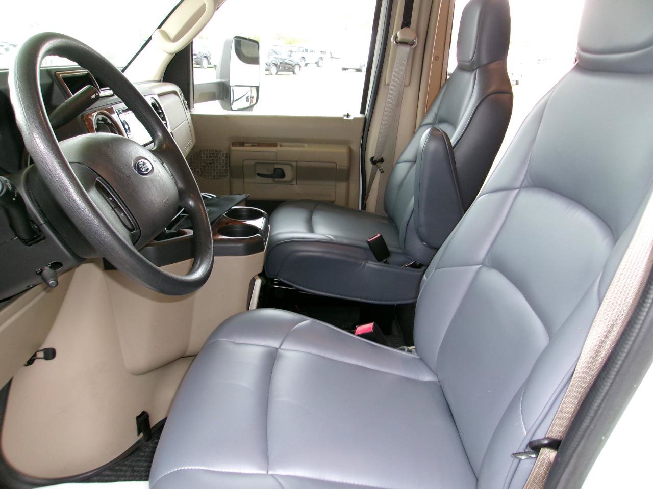 Used 2014 Ford E-450 and Econoline 450 Super Duty w/ Motorhome Prep Package RWD image 13