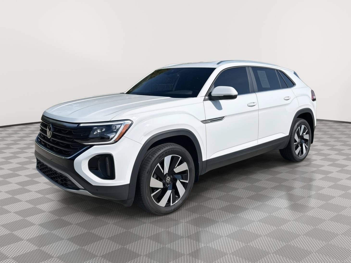 Certified 2025 Volkswagen Atlas Cross Sport SE AWD/4WD image 4