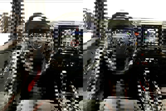 Used 2024 Nissan Frontier PRO-4X w/ Off-Road Protection Package image 5