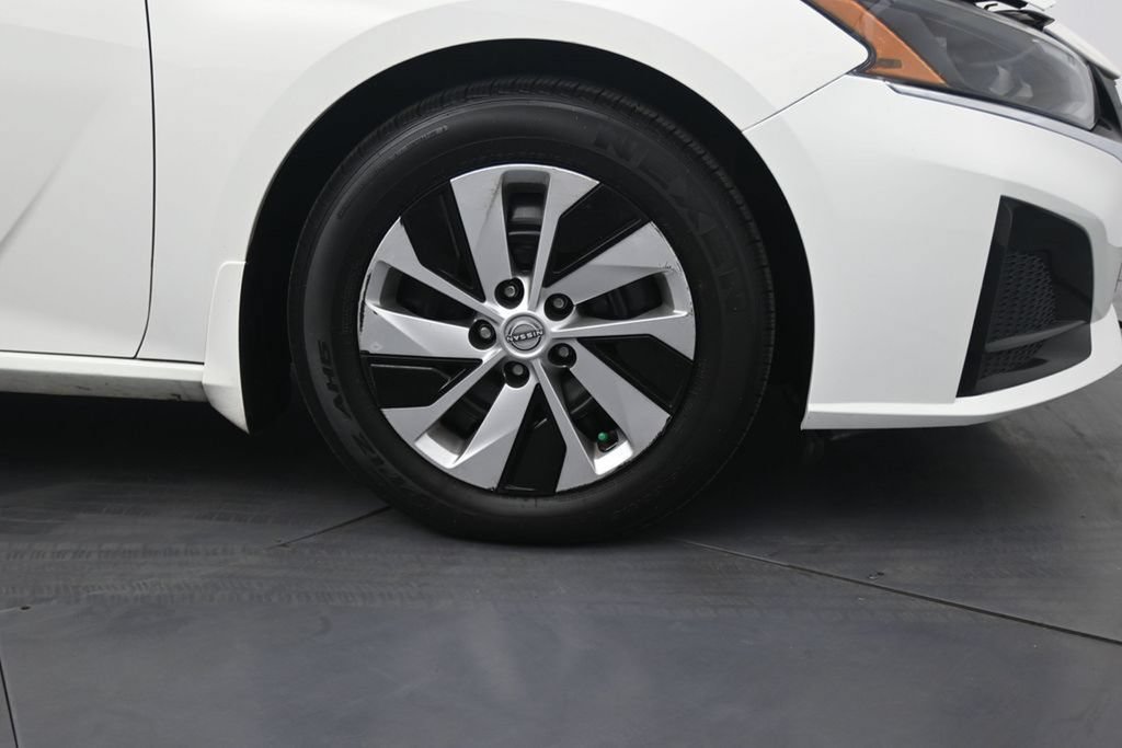 Used 2023 Nissan Altima 2.5 S FWD image 8