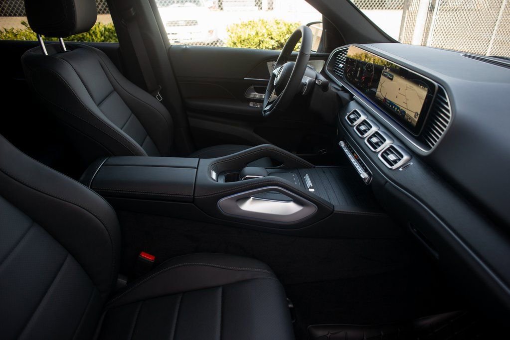 Used 2025 Mercedes-Benz GLE 450 4MATIC image 35