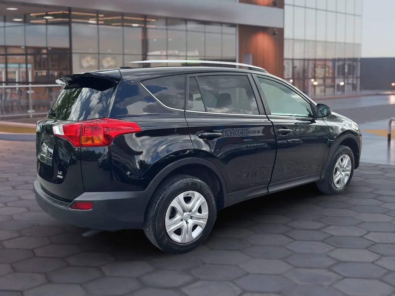 Used 2015 Toyota RAV4 LE image 5