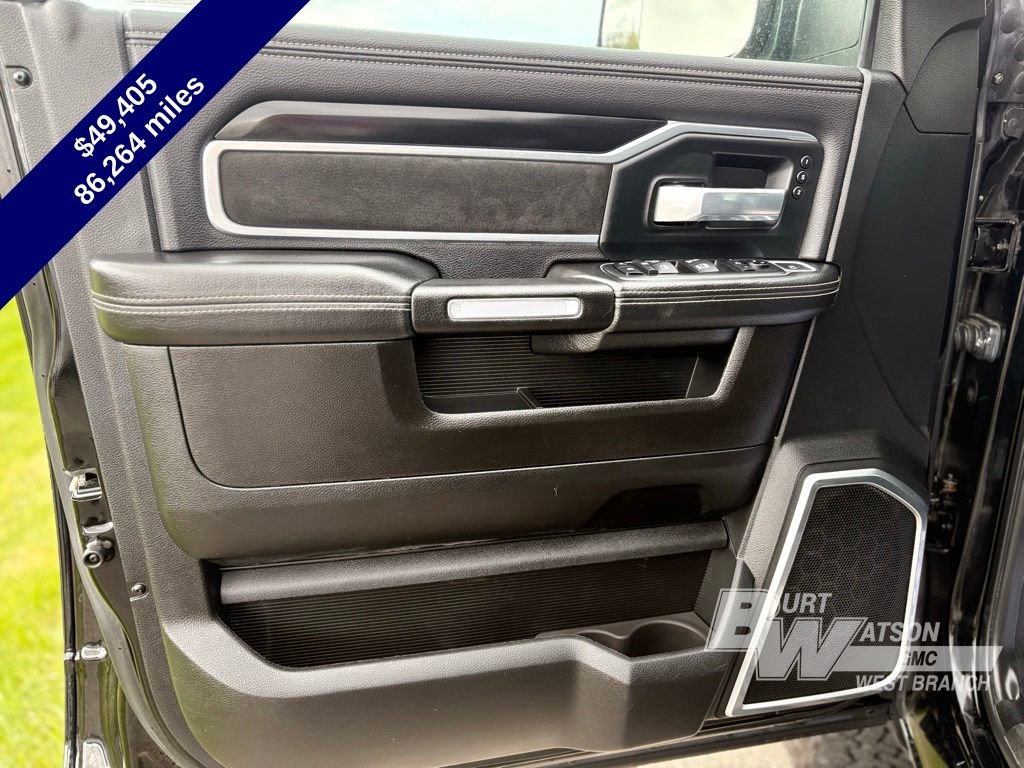 Used 2019 RAM 2500 Laramie w/ Black Appearance Package AWD/4WD image 12