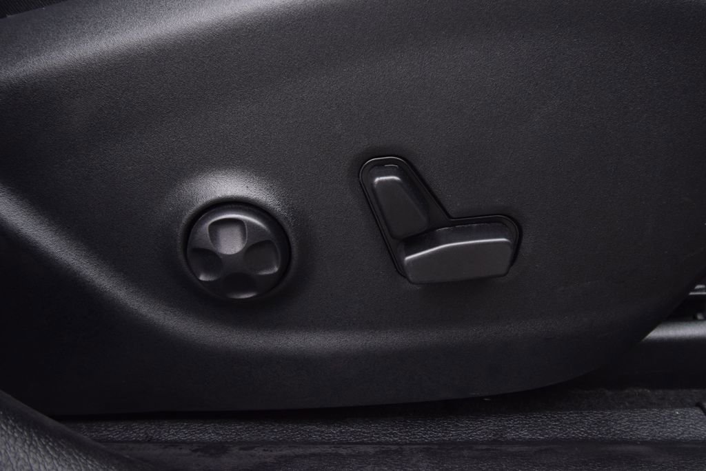 Used 2019 Jeep Cherokee Limited image 27