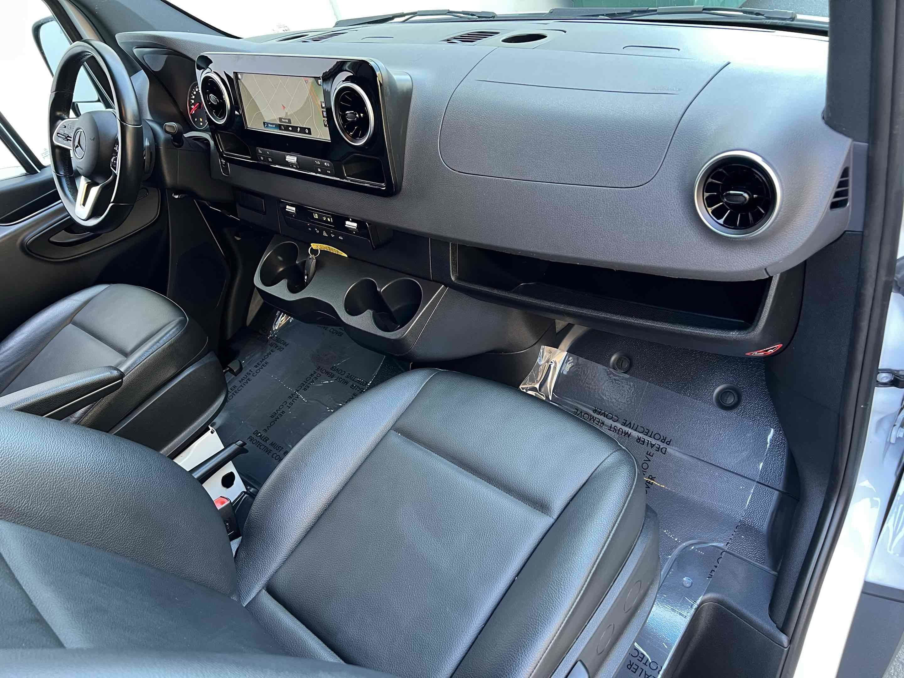 Used 2024 Mercedes-Benz Sprinter 2500 image 4