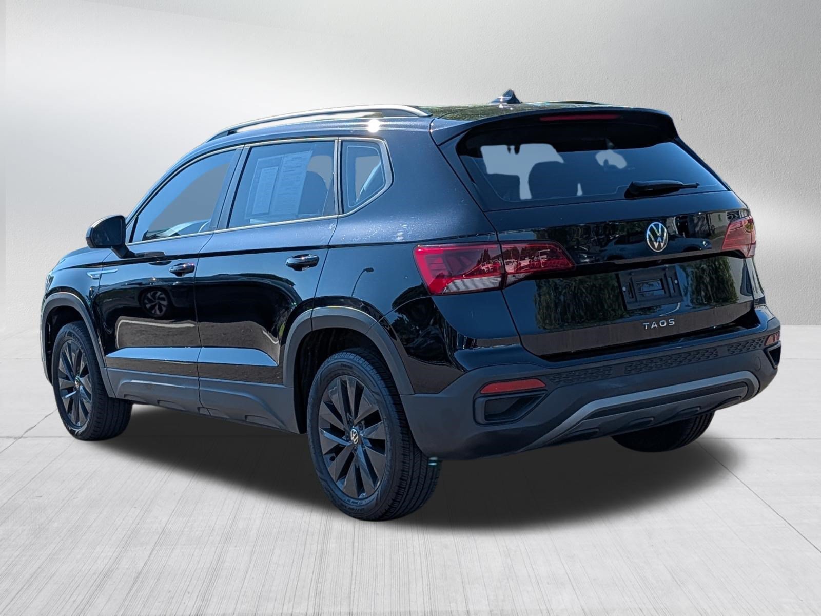 Used 2024 Volkswagen Taos S FWD image 5