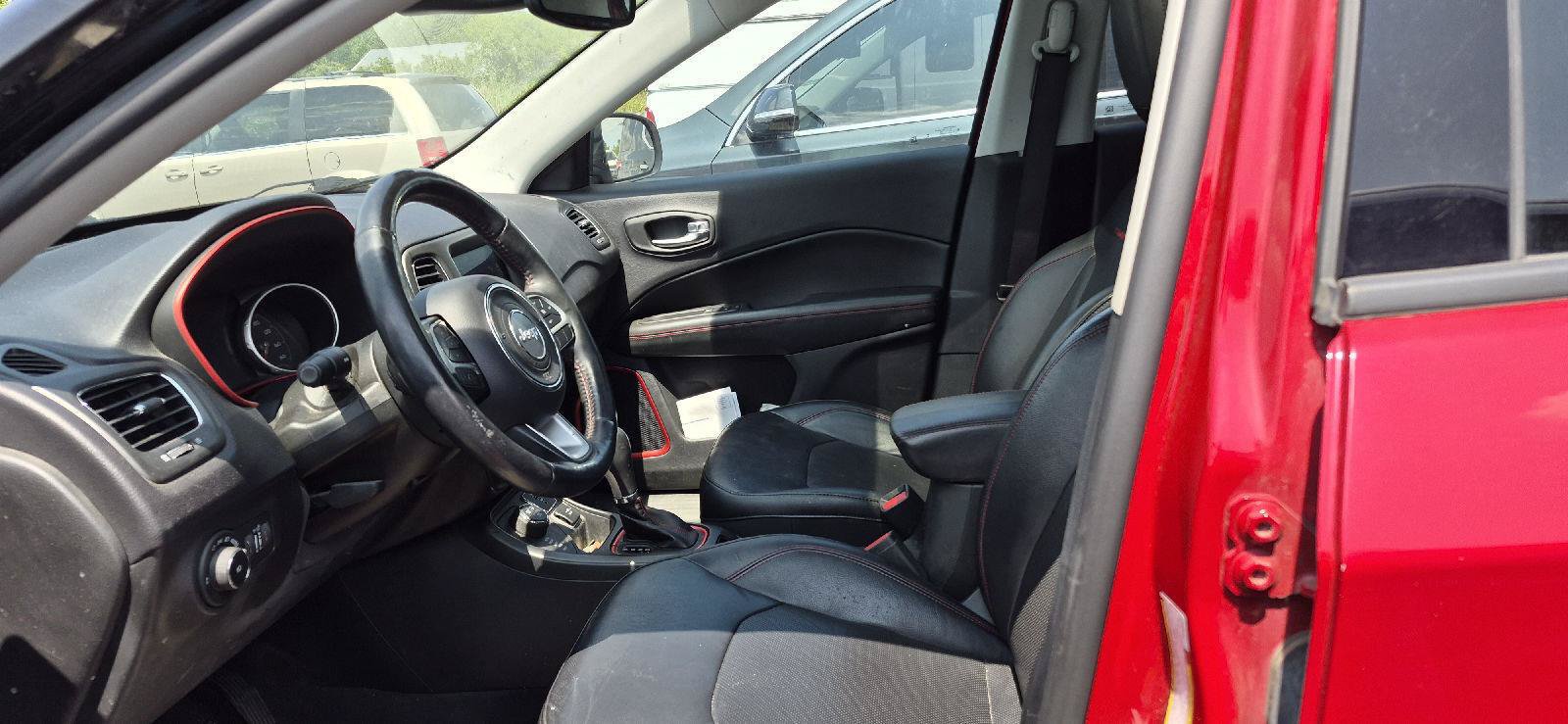 Used 2017 Jeep Compass Trailhawk w/ Leather Interior Group AWD/4WD image 6