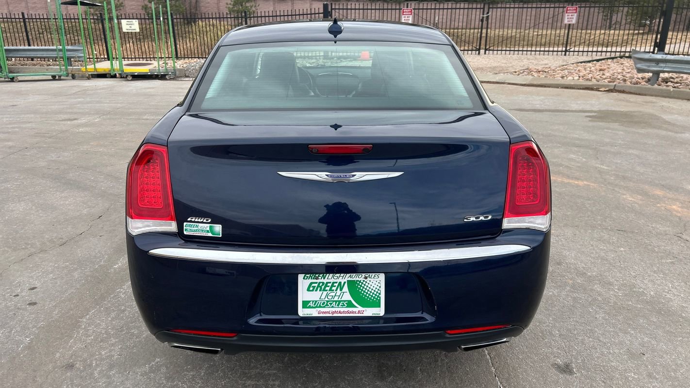 Used 2016 Chrysler 300 Limited image 14