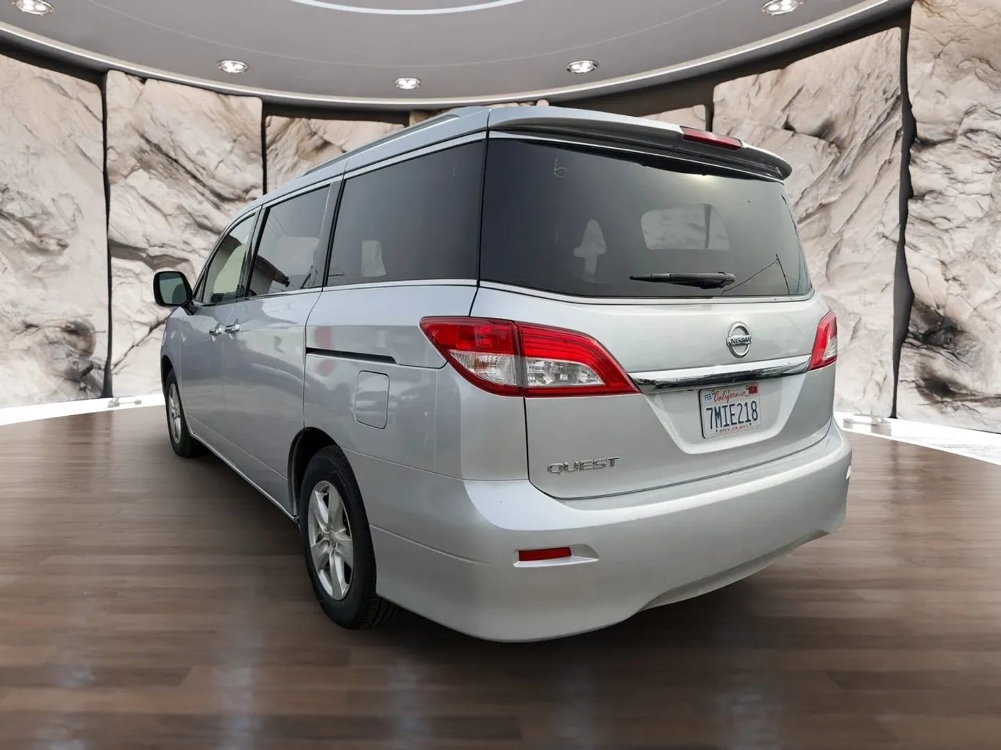 Used 2016 Nissan Quest SV image 8